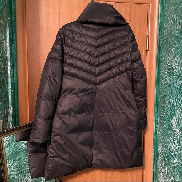 Le Chateau Black Down Coat - Picture 3 of 6